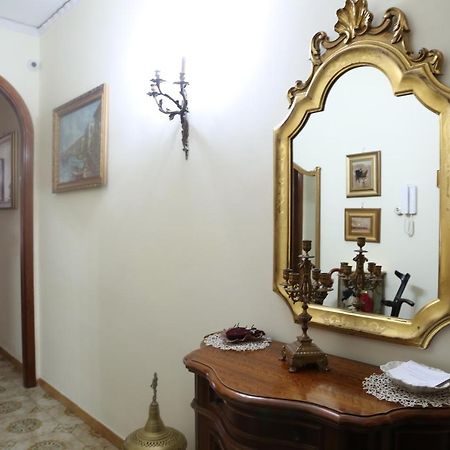 نابولي Stanza In Appartamento المظهر الخارجي الصورة